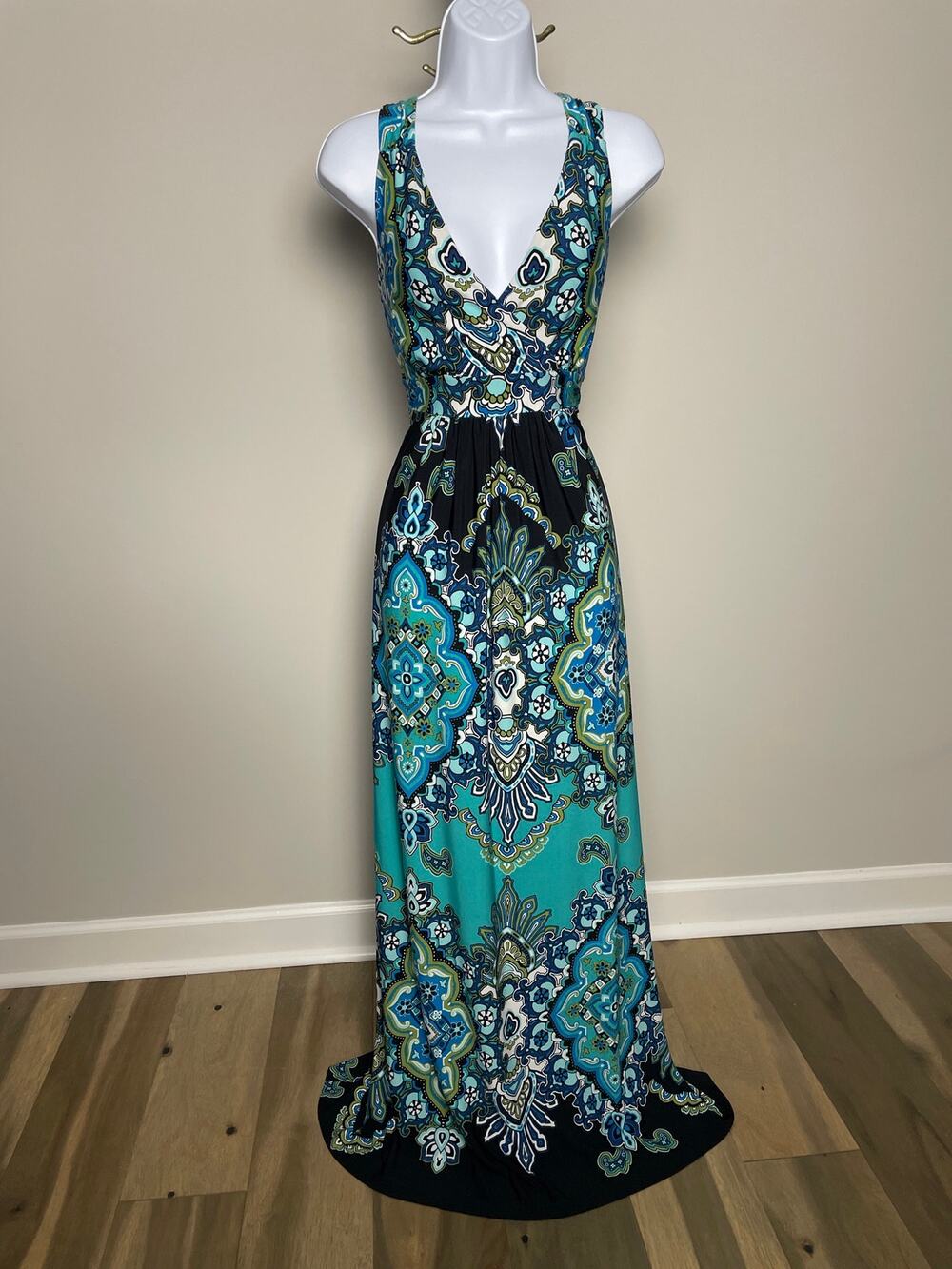 Apt. 9 Boho Maxi Dress Size L Multi Blue Pattern Deep V Neck Wide Straps